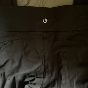 Lululemon low rise size 6